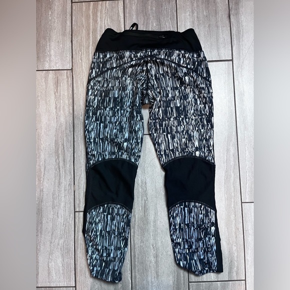 NIKE DRI-FIT WOMENS POWER  RUNNING CROPS BLACK Size XS - Picture 2 of 5